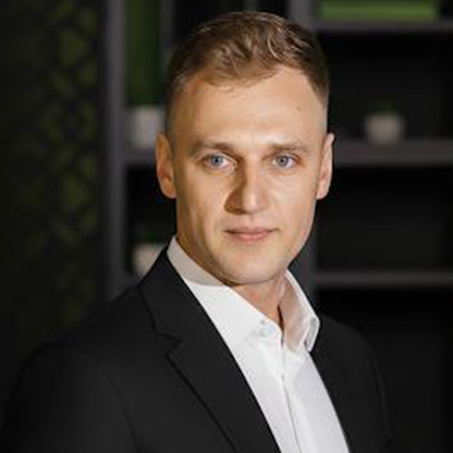 Professional portrait of Marin, member of the Image Studio team in Italy